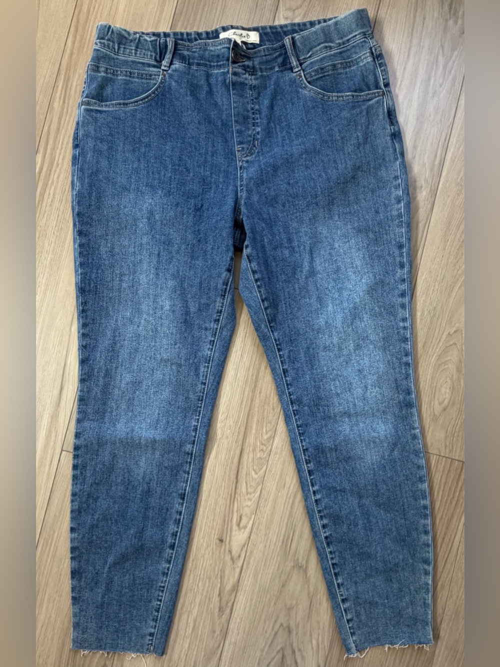 Charlie B Pull On Ankle Crop Raw Hem Stretch Blue High-Rise Women’s Jeans sz 14
